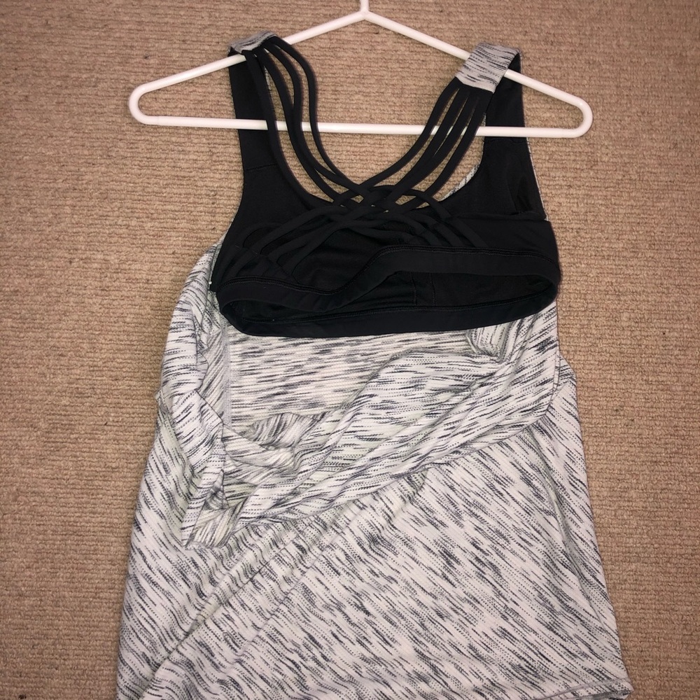 Lululemon! - Picture 3 of 6